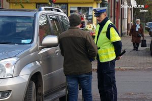 policjanci z Zabrza podczas akcji &quot;ZNICZ 2017&quot;