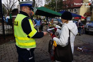 policjanci z Zabrza podczas akcji &quot;ZNICZ 2017&quot;