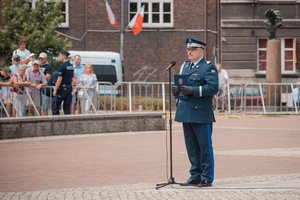 Komendant Wojewódzki Policji w Katowicach nadinsp. dr Krzysztof Justyński podczas przemówienia z okazji Wojewódzkich Obchodów Święta Policji w Katowicach