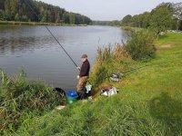 Już po raz szósty, drużyny zawodowców i amatorów przystąpiły do walki o puchar Zarządu Terenowego NSZZ Policjantów w Pszczynie. Uczestników wędkarskich zmagań przywitało niecodzienne, jak na tę porę roku, słońce. Przy tak sprzyjającej aurze, nad zbiornikiem wodnym PZW w Kobiórze stanęło 12 drużyn. Kolejny raz, tytuł najlepszej przypadł mundurowym z Bielska- Białej. Gospodarze musieli zadowolić się 8 miejscem.