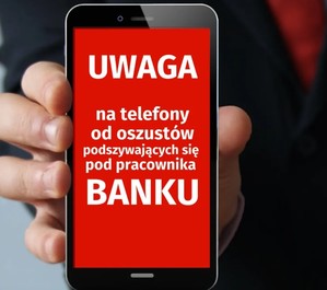 Zdjęcie przedstawia telefon trzymany w dłoni.