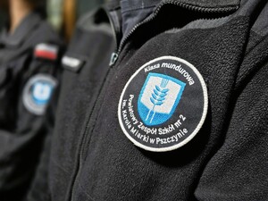 Zdjęcie przedstawia: logo Powiatowego Zespołu Szkół numer 2 imienia Karola Miarki w Pszczynie