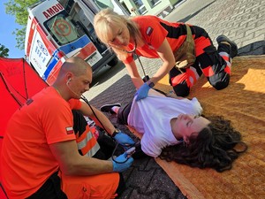 Zdjęcie przedstawia: akcję ratunkową