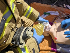 Zdjęcie przedstawia: akcję ratunkową