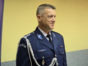 zdjęcie przedstawia: nowego komendanta.