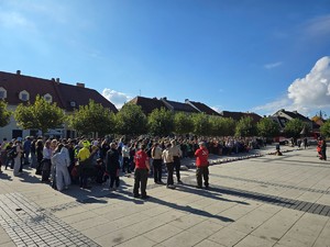 zdjęcie przedstawia: uczestników wydarzenia.