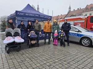 Zdjęcie przedstawia uczestników wydarzenia.