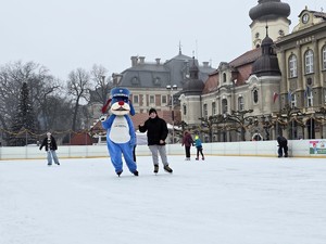 Zdjęcie przedstawia uczestników wydarzenia.