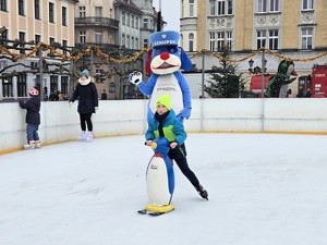 Zdjęcie przedstawia uczestników wydarzenia.
