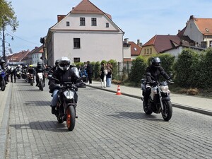 Zdjęcie przedstawia uczestników Motoserca.
