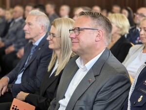 Zdjęcie: uroczysta zbiórka z okazji Święta Policji w Pszczynie.