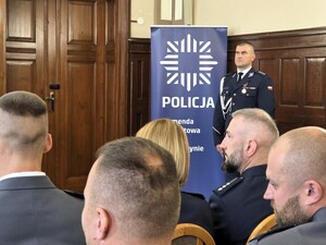 Zdjęcie: uroczysta zbiórka z okazji Święta Policji w Pszczynie.
