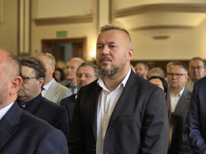 Zdjęcie: uroczysta zbiórka z okazji Święta Policji w Pszczynie.
