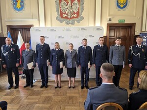 Zdjęcie: uroczysta zbiórka z okazji święta policji w Pszczynie.
