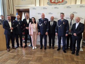 Zdjęcie: uroczysta zbiórka z okazji Święta Policji w Pszczynie.