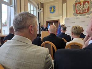 Zdjęcie: uroczysta zbiórka z okazji Święta Policji w Pszczynie.