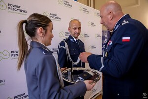 Zdjęcie: uroczysta zbiórka z okazji Święta Policji w Pszczynie.