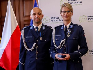 Zdjęcie: uroczysta zbiórka z okazji Święta Policji w Pszczynie.