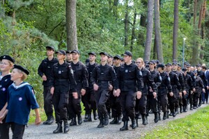 Zdjęcie przedstawia uroczystość wybuchu II wojny światowej.