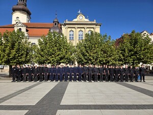 Zdjęcia przedstawiają uczestników bicia rekordu w RKO.
