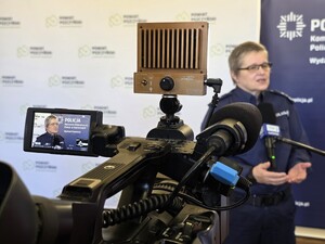 Zdjęcie przedstawia briefing prasowy podczas wydarzenia -  EscapeTruck w Pszczynie.